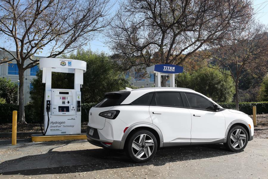  Hyundai NEXO 2018 года  (NA) (фото 6 из 83)